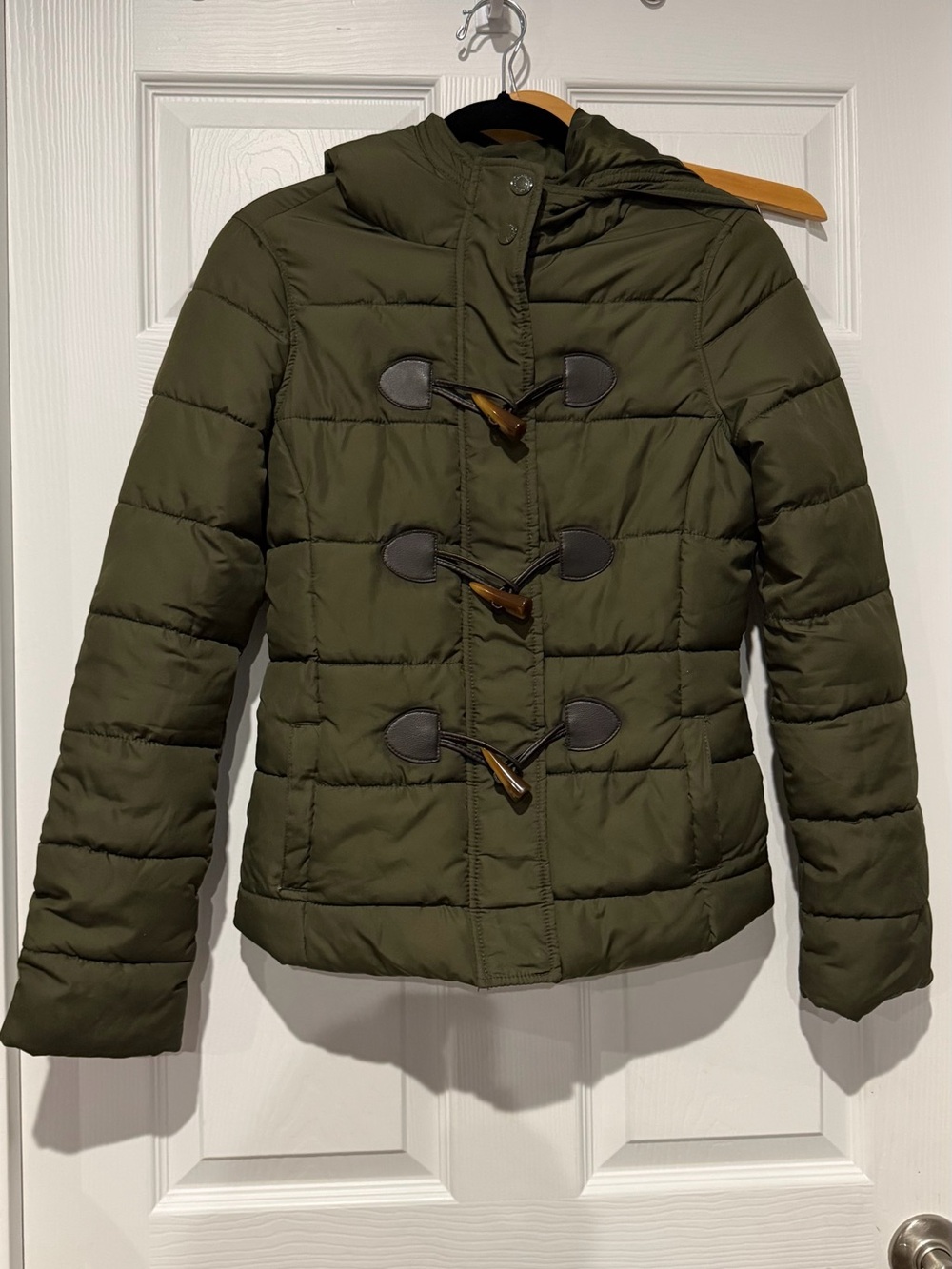 Aeropostale Olive Green Quilted Puffer Jacket with Toggle Closures